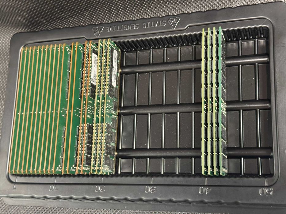 DDR4 16GB 2400Mhz ECC RDIMM Micron Memorie RAM Server Workstation