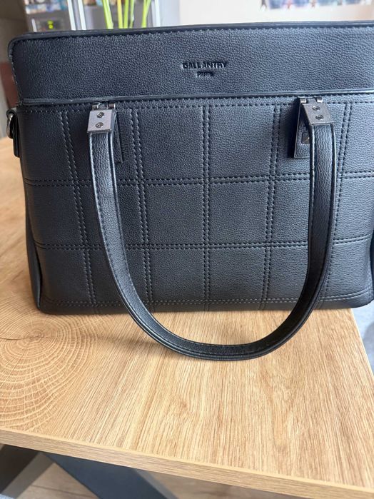 Дамска чанта естествена кожа