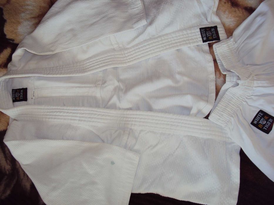 Детско кимоно WHITE TIGER 130 см