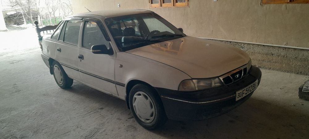 Продаётся машина нексия 1