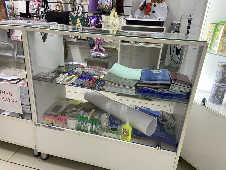 продается витрина