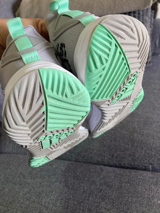 Адидас маратонки оригинални