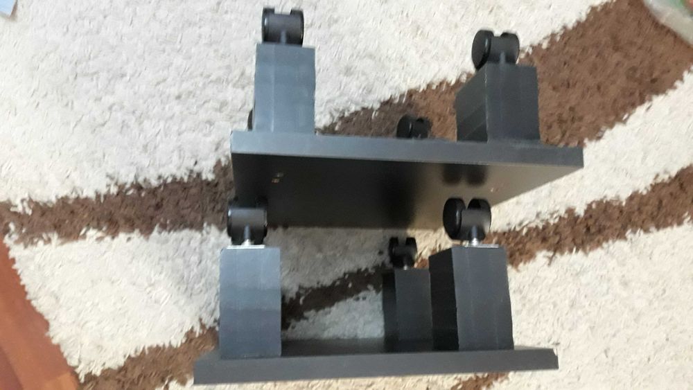 Vand 2 buc CARUCIOARE negre cu Roti, absolut noi, stare perfecta