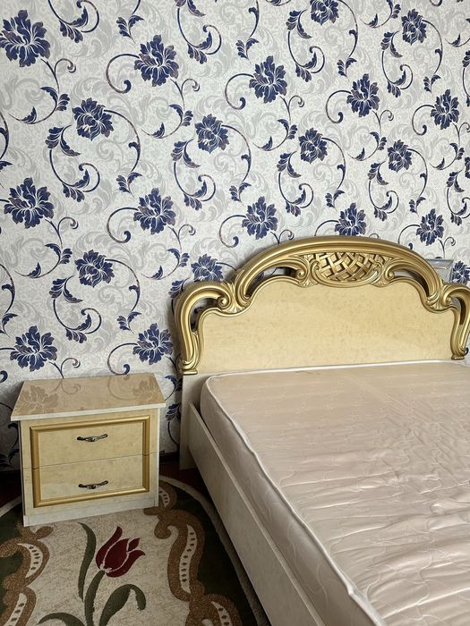 Продам спальный гарнитур. Спальный гарнитур сатылады.