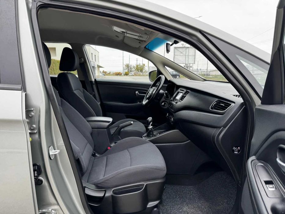 Продавам KIA Carens 1,7 , 137 Hp