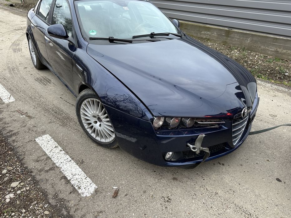Bara fata spate capota haion faruri tragar radiatoare alfa romeo 159