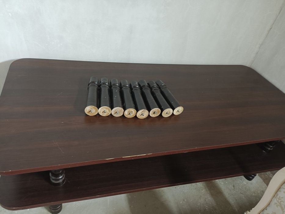 Стулья и стол – прочные и удобные