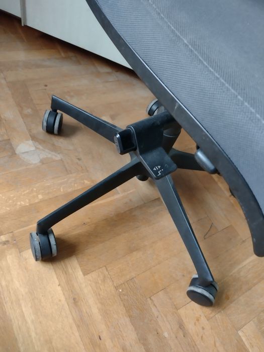 Офис стол с регулируема височина