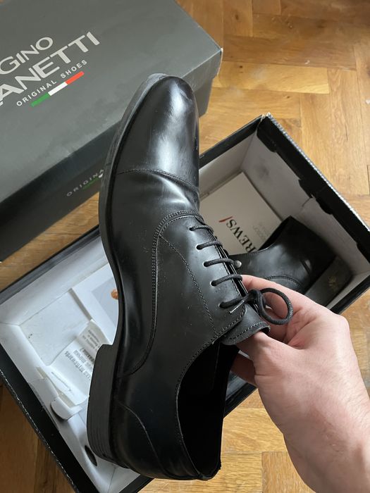 Обувка - два чифта последни