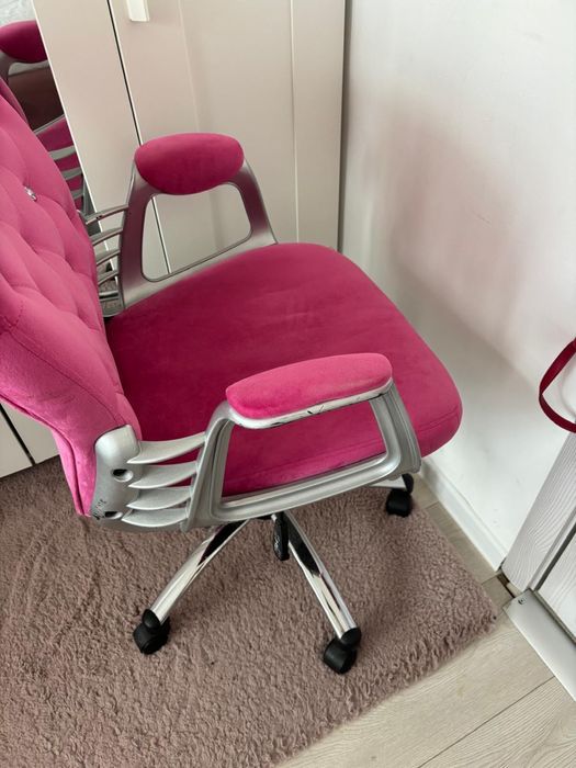 Scaun de birou roz cu “diamante”  Little Princess