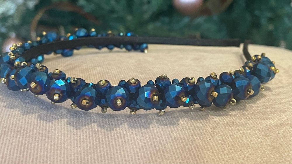 Диадема с кристали и мъниста