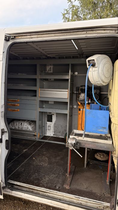 Rafturi metalice pentru Duba- Service Mobil