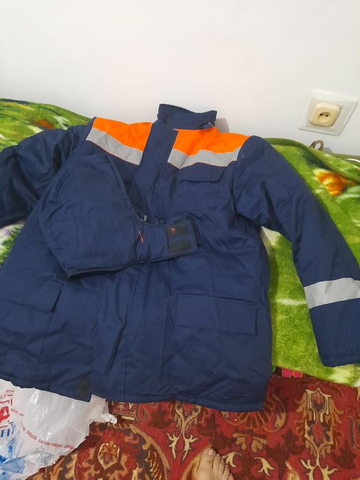Продам зимнюю спец одежду