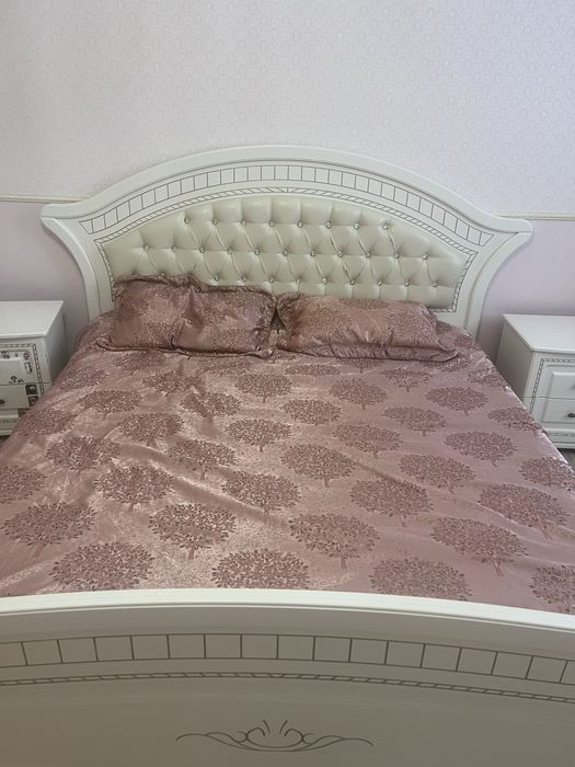 Продается спальный гарнитур