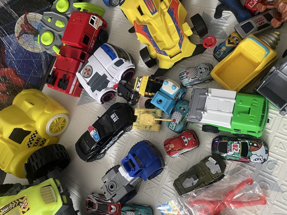 5 пакетов игрушек