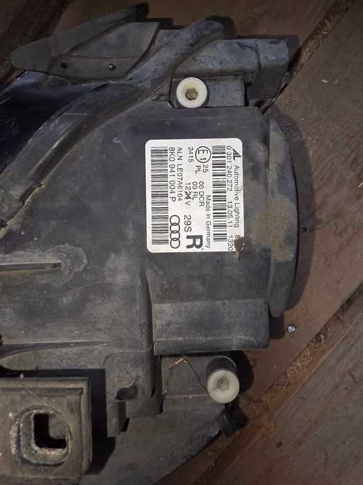 Far cu leduri dreapta fata audi a4 b8