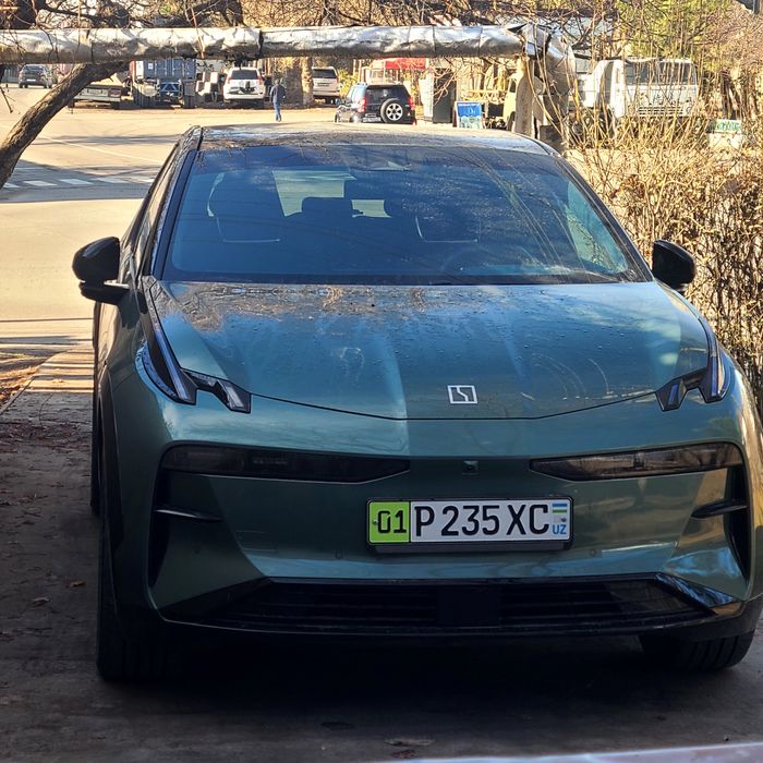 Zeekr х продам 2 маторный  машина зверь 430 лашадок  3.7 разгон 100 за