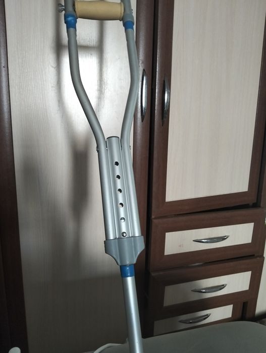 Костыли продам , в хорошем состоянии