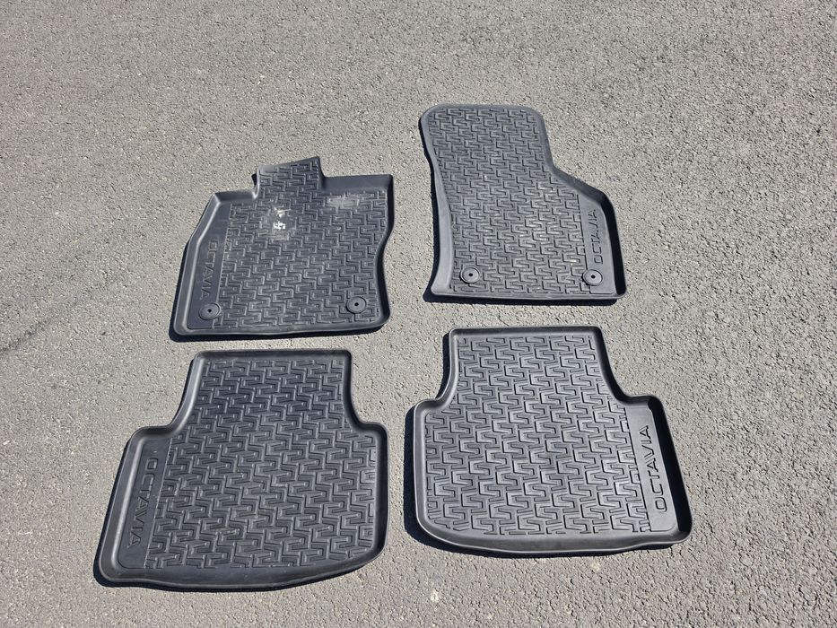 Set covorase / presuri originale Skoda Octavia 3