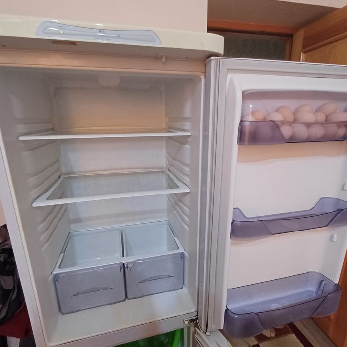 Biryusa modelidagi xolodelnik zudlik bilan sotiladi.