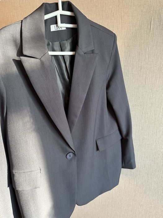 Серый пиджак в отличном состоянии