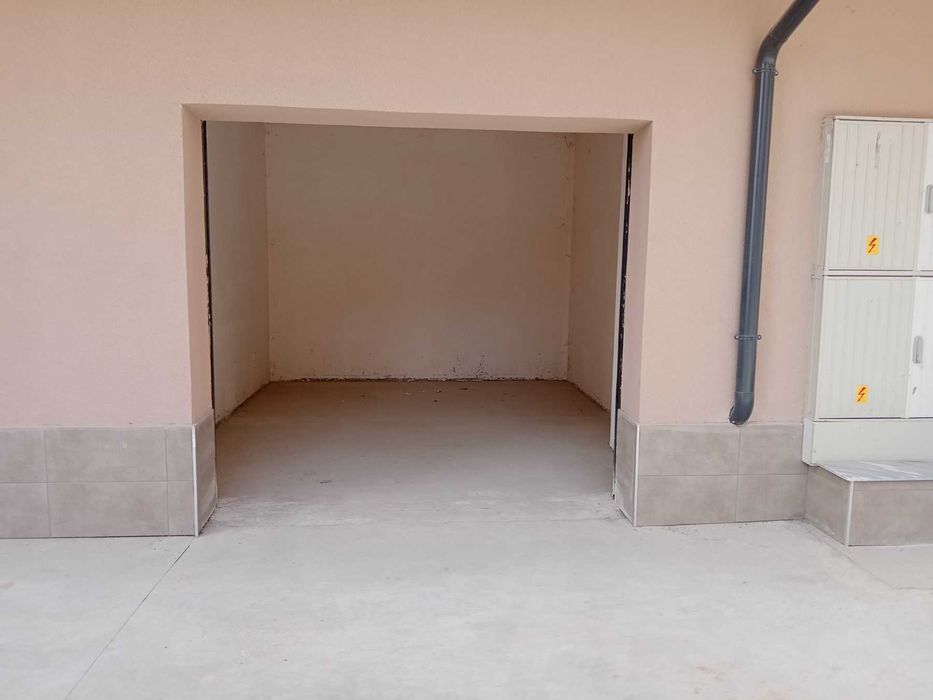 Дава се под наем Гараж / Паркомясто в София, Младост 1 - 20 кв.м за 102 € - Снимка #2