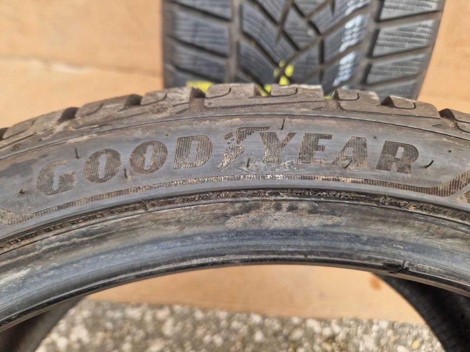 2 Goodyear R19 255/35
Зимни гуми 
DOT4019