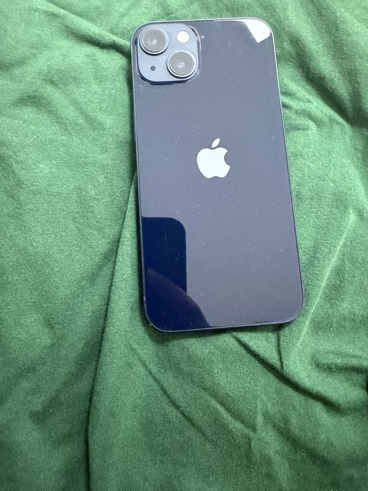 Продавам-Iphone 13
