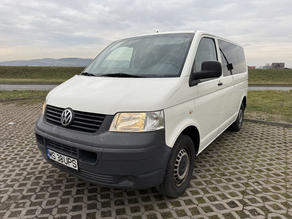 Volkswagen Transporter T5 1.9 TDI 8+1 persoane