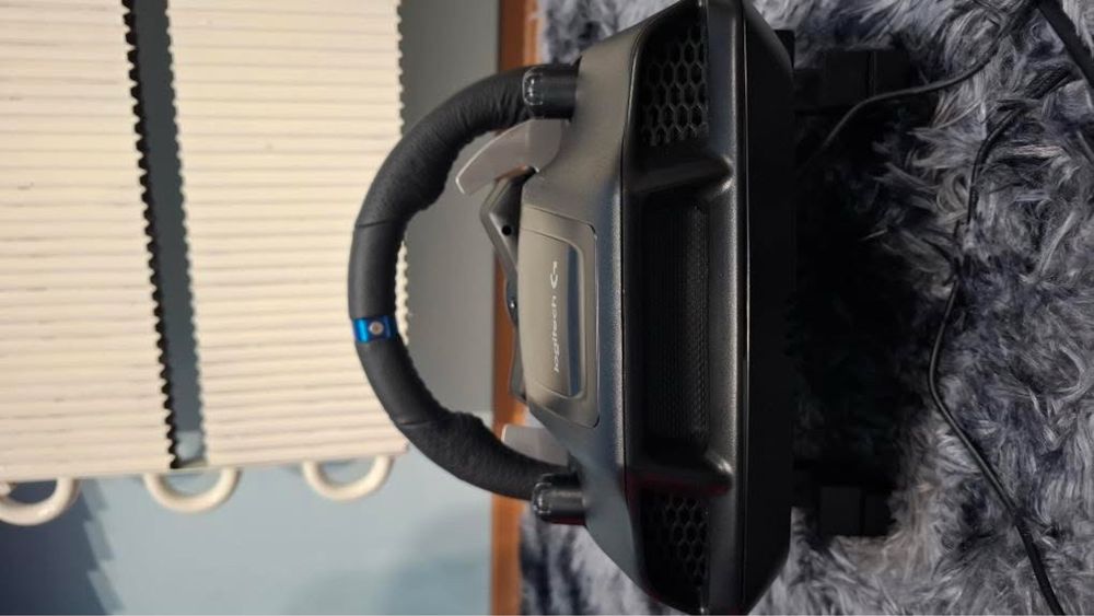 Logitech волан с педали ползвани 1 месец