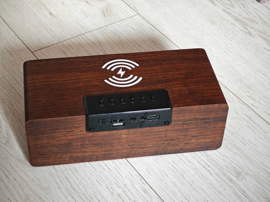 Boxa bluetooth stereo cu ceas, alarma, radio, player USB, AUX jack