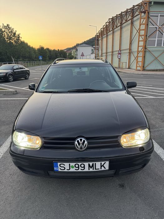 VOLKSWAGEN Golf 2004