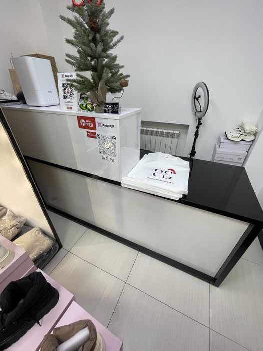 Продам стол-ресепшен