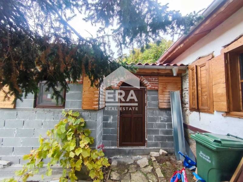 Къща в Златна Ливада