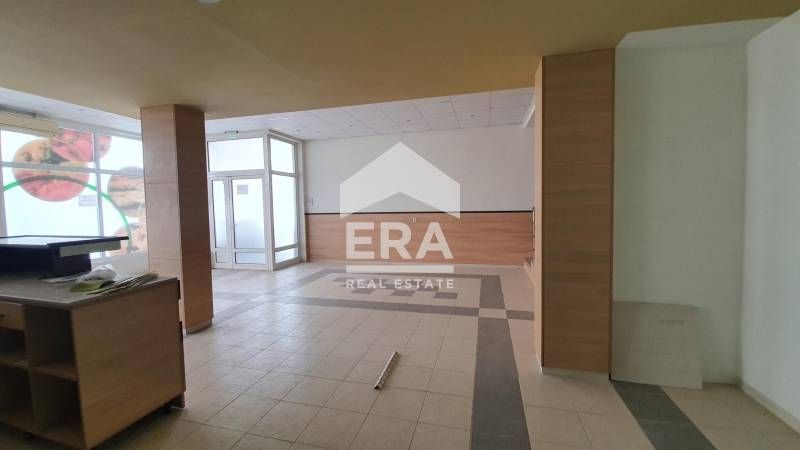 Ексклузивен имот! Търговски обект за продажба със статут на пицария, В