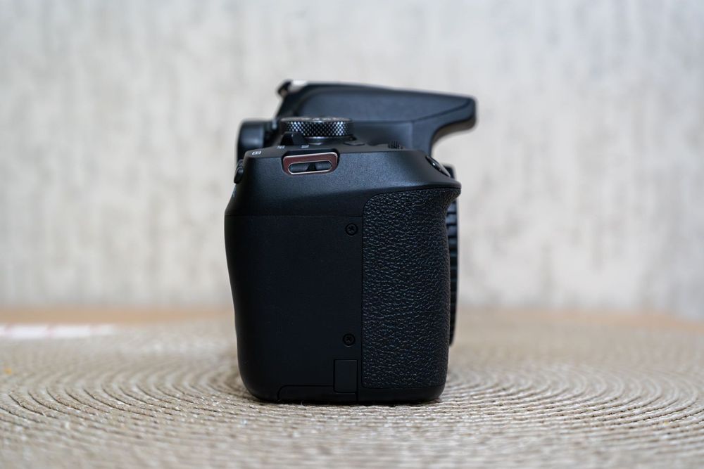 Canon 2000D + Обектив