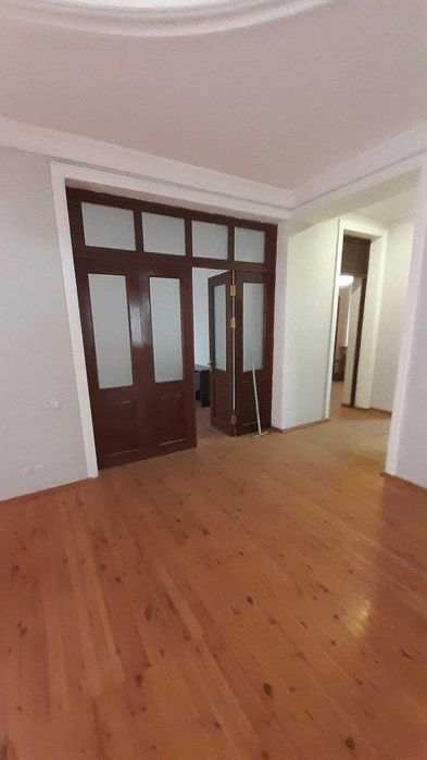 Дом под офис м.Буюк Ипак Йули ч/х Салом 2-этажа 7-комн 600 м² ремонт