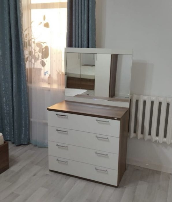 Продам спальный гарнитур