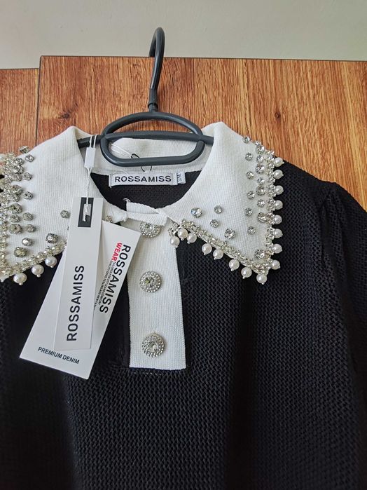 Нова блузка с къс ръкав и якичка