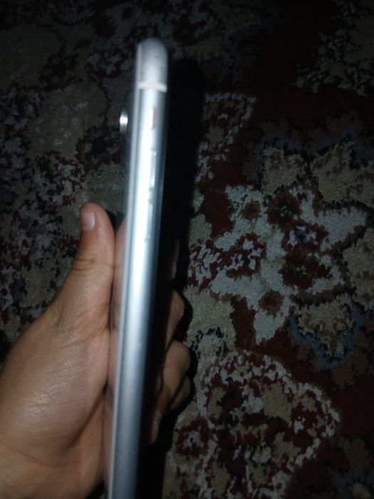 Айфон хр сотилади 700 минг обменгаям  бор