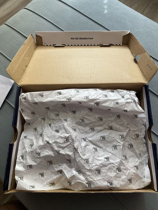 Продам кроссовки Fila Disruptor