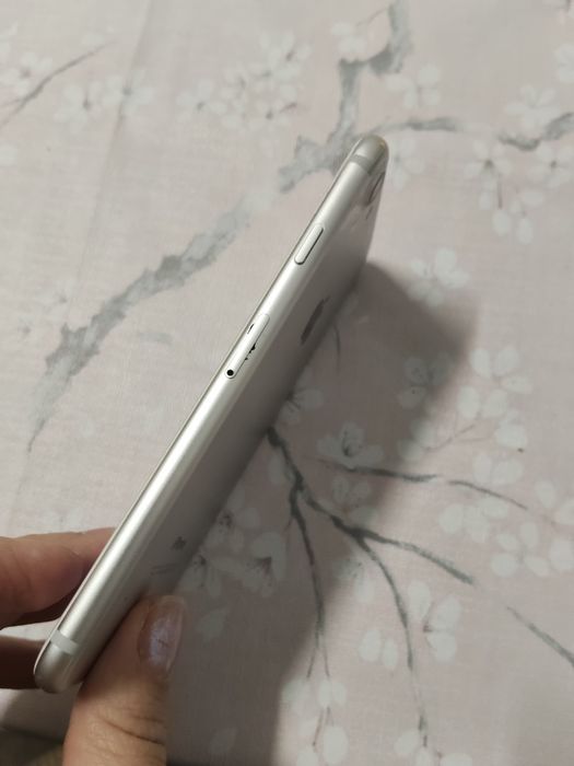 Vând iPhone 7 ( 2016)