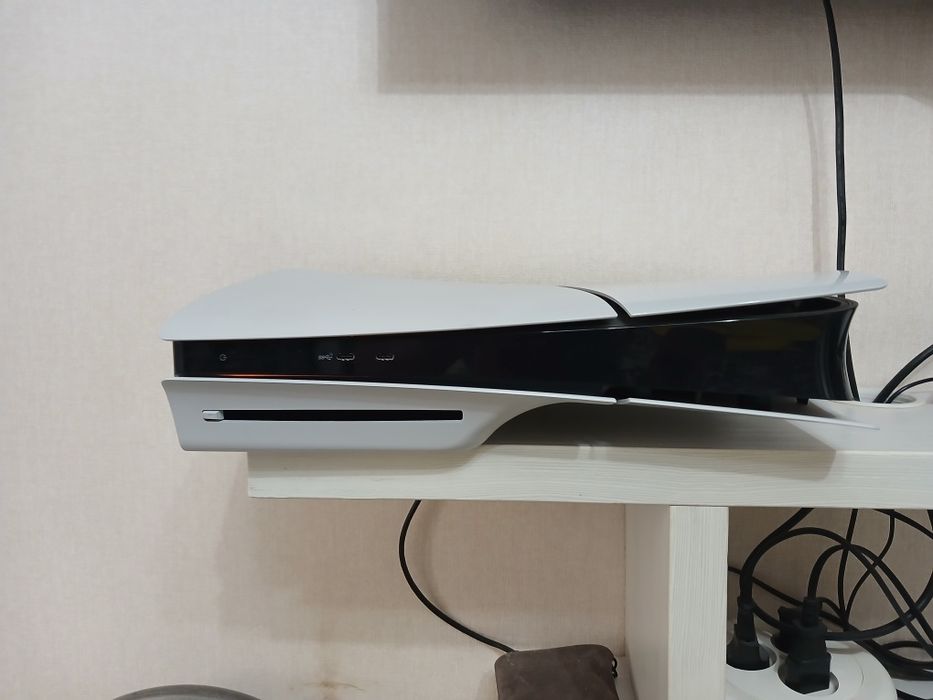 Play station 5 slim