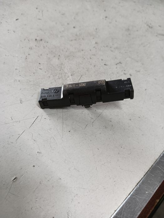 Amplificator Antena Volkswagen Golf Vi (5K1) [ 2008 - 2013 ] Oem 5N00