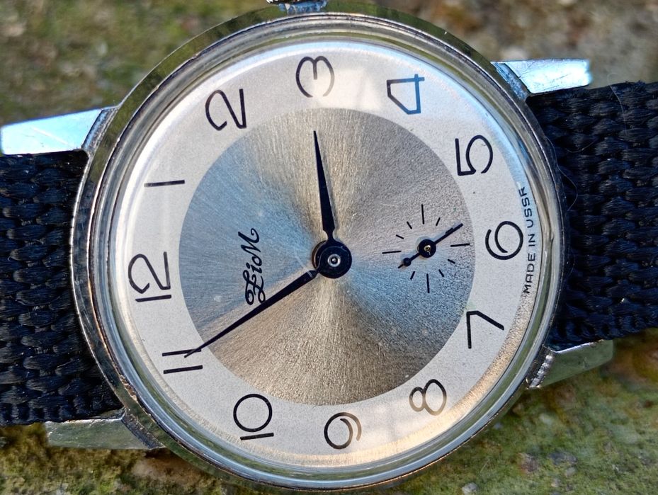 Прекрасен Руски Механичен часовник Зим