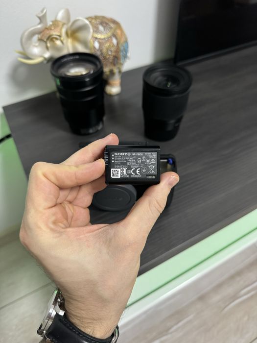 Sony A6400 body + отделно Sony 18-105mm f/4 G и Sigma 16mm f/1.4