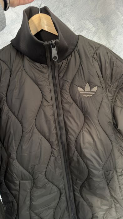 Geaca Adidas noua cu eticheta