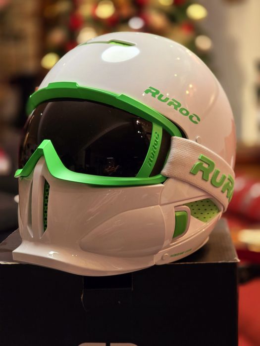 Уникална нова ски каска Ruroc