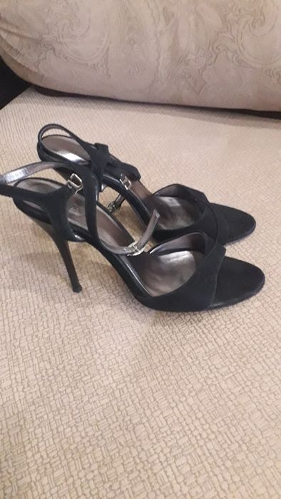 Босоножки продам