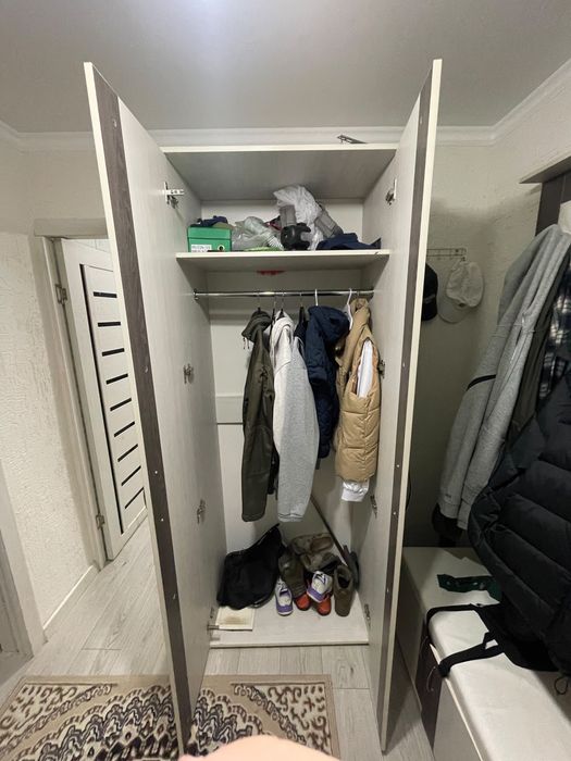 Продам шкаф в прихожую